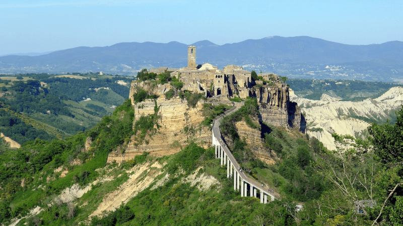 CIVITA DI BAGNOREGIO（チヴィタ・ディ・バーニョレージョ）