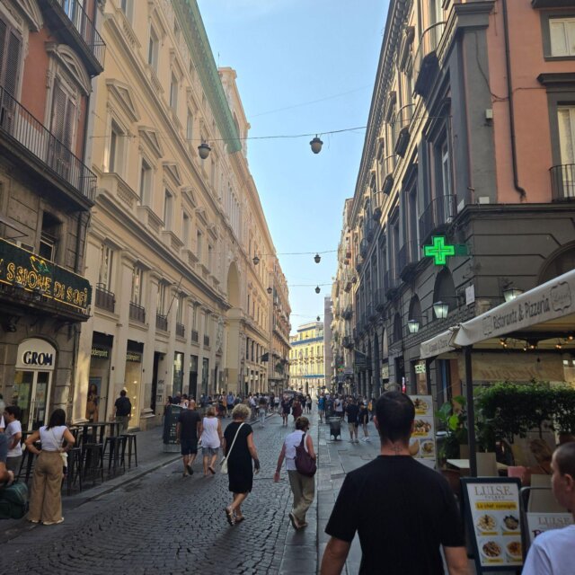 ファビの出張日誌 – Accademia Italiana Napoli